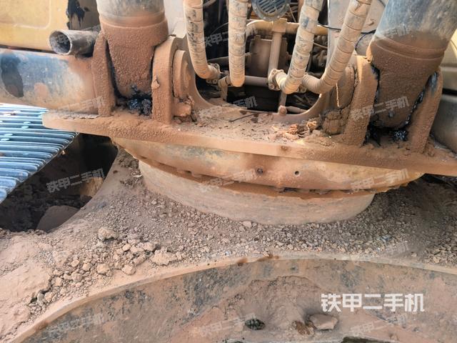 大臂背部俯視（工作和回轉(zhuǎn)裝置）