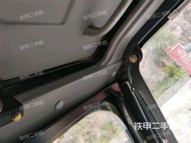 座椅右側(cè)控制臺(tái)/鑰匙門/油門/含右手柄(駕駛室部分) 座椅右側(cè)控制臺(tái)/鑰匙門/油門/含右手柄(駕駛室部分)