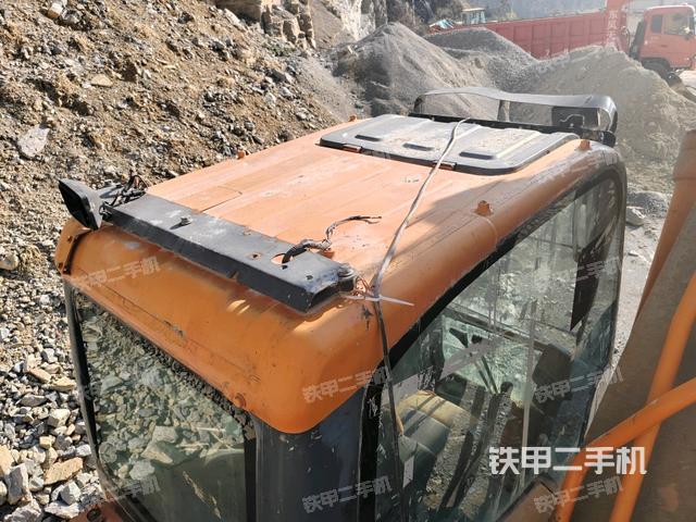 駕駛室頂部俯視(上車(chē)部件) 駕駛室頂部俯視(上車(chē)部件)