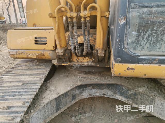 轉(zhuǎn)盤和下車架正前（工作和回轉(zhuǎn)裝置）