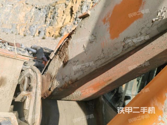 大臂根部?斜視(工作和回轉(zhuǎn)裝置) 大臂根部?斜視(工作和回轉(zhuǎn)裝置)
