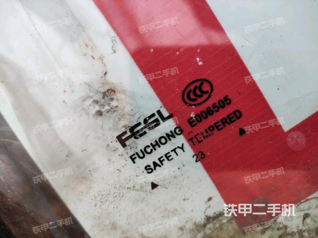后窗玻璃角標(駕駛室部分) 后窗玻璃角標(駕駛室部分)