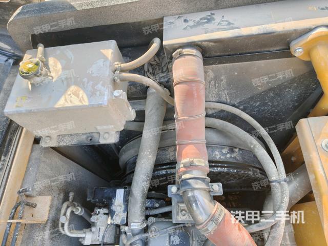 發(fā)動(dòng)機(jī)室（上車部件）