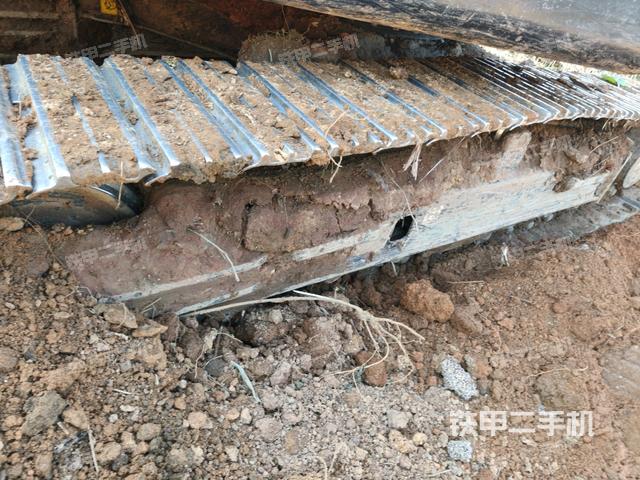 左側(cè)履帶整體?（行走機(jī)構(gòu)）