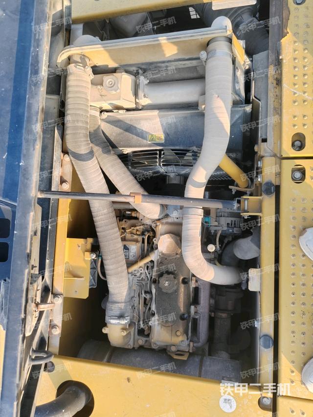 發(fā)動(dòng)機(jī)室（上車部件）