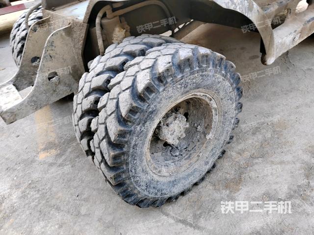 左側(cè)履帶整體?(行走機(jī)構(gòu)) 左側(cè)履帶整體?(行走機(jī)構(gòu))