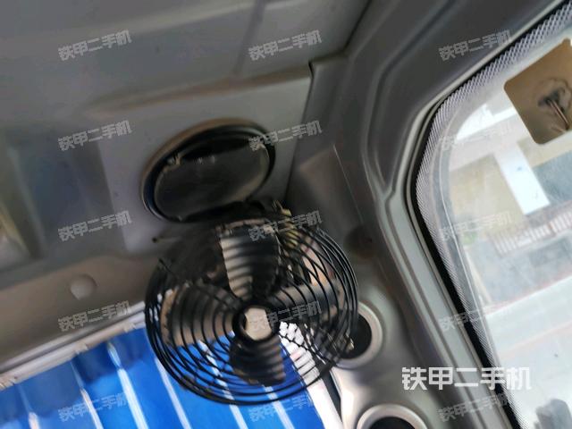 座椅左側(cè)控制臺(tái)/音響/含左手柄(駕駛室部分) 座椅左側(cè)控制臺(tái)/音響/含左手柄(駕駛室部分)