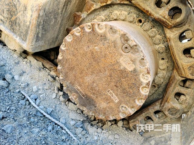 右驅(qū)動輪（行走機(jī)構(gòu)）