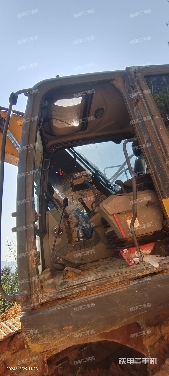 驾驶室整体（整机外观）