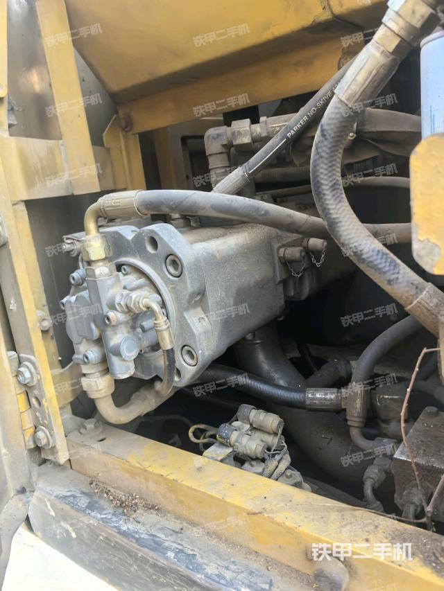 液壓泵斜45?右（大件艙室）