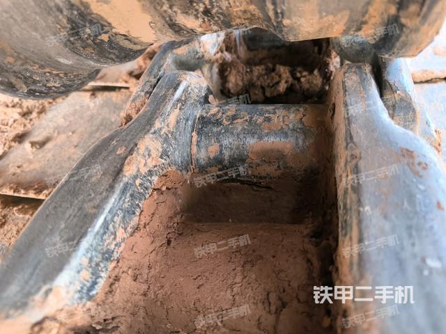 右驅(qū)動(dòng)輪（行走機(jī)構(gòu)）