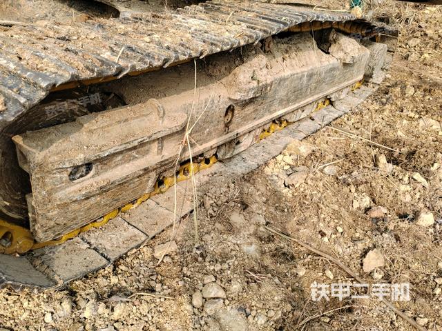 右側(cè)履帶整體(行走機(jī)構(gòu)) 右側(cè)履帶整體(行走機(jī)構(gòu))