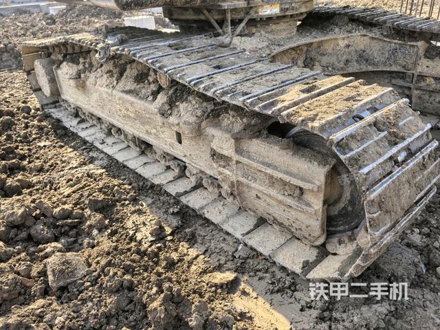 左側(cè)履帶整體?(行走機(jī)構(gòu)) 左側(cè)履帶整體?(行走機(jī)構(gòu))
