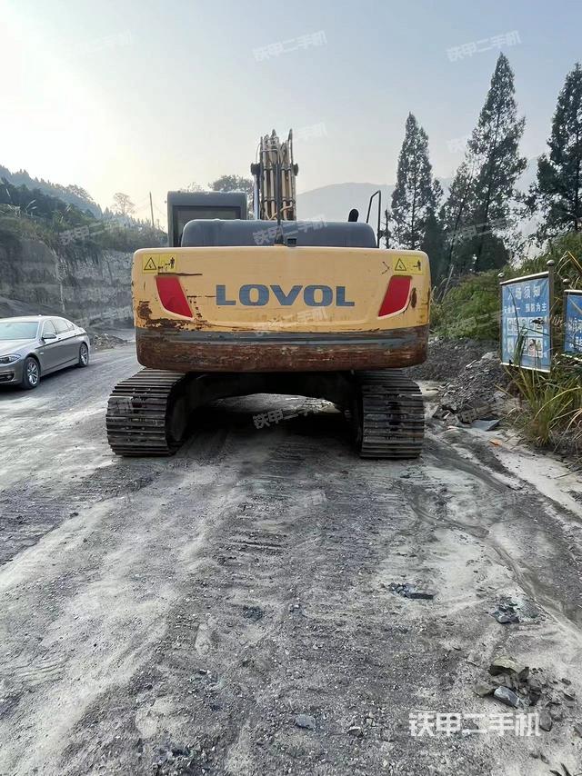 驾驶室顶部（整机外观）