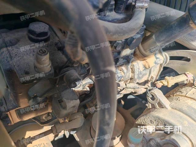 回转马达和主控阀（整机外观）