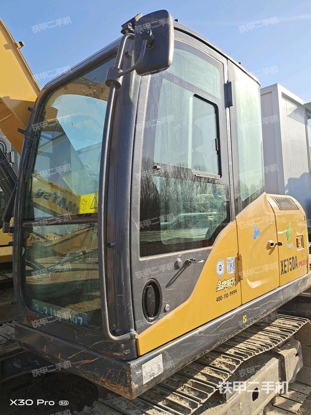 駕駛室整體（整機(jī)外觀）