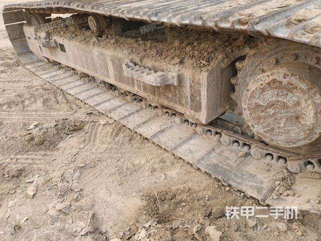 左側(cè)履帶整體?（行走機(jī)構(gòu)）