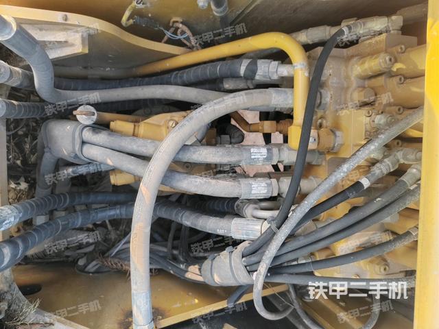 回轉(zhuǎn)馬達(dá)（上車部件）