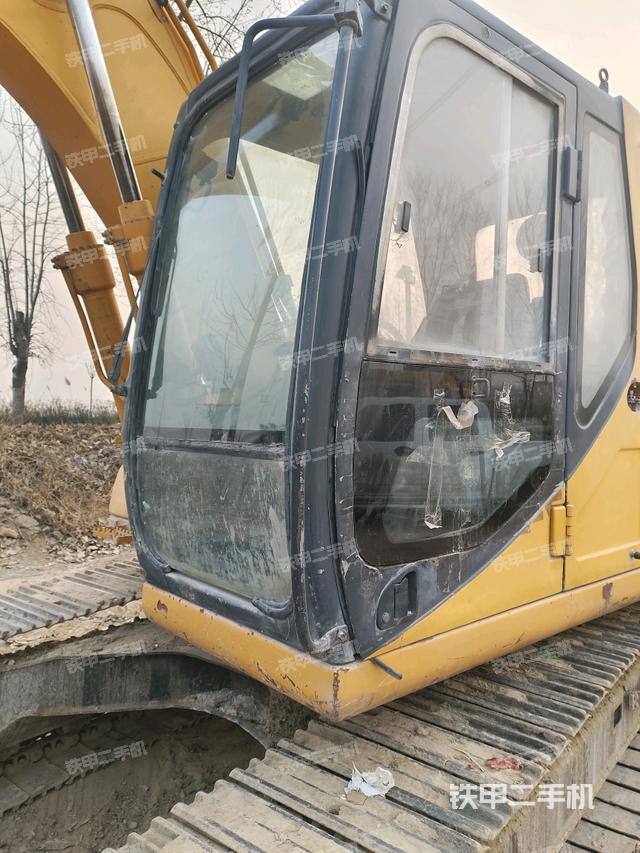 駕駛室左前45度（駕駛室部分）