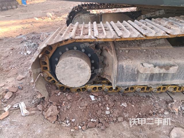 左驅(qū)動輪（行走機構(gòu)）