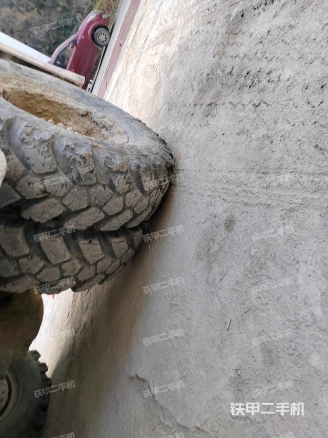 右側(cè)履帶整體?(行走機(jī)構(gòu)) 右側(cè)履帶整體?(行走機(jī)構(gòu))