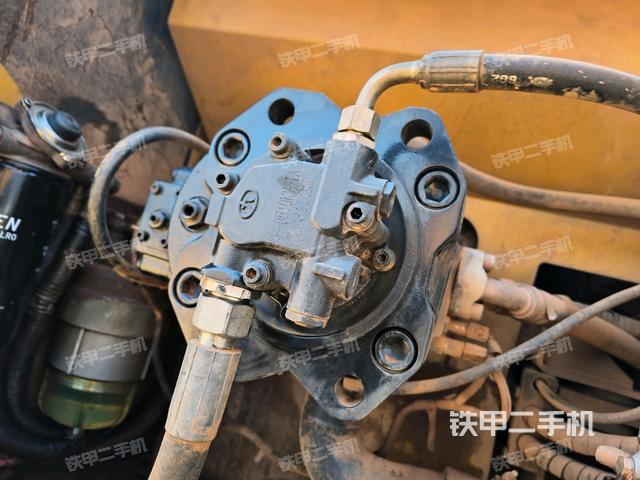 液壓泵斜45?右（大件艙室）