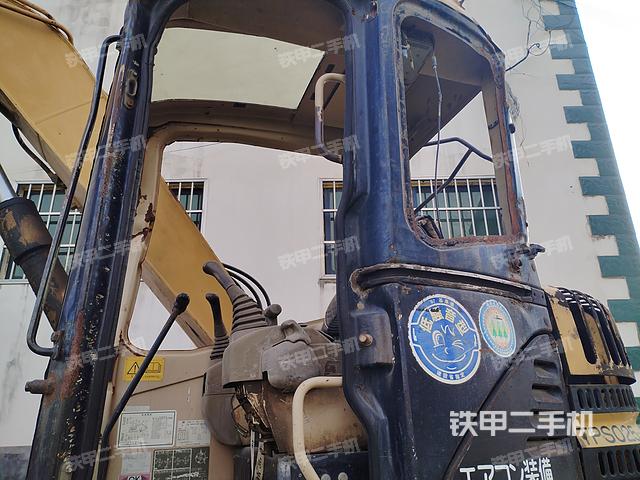 駕駛室整體(整機外觀) 駕駛室整體(整機外觀)