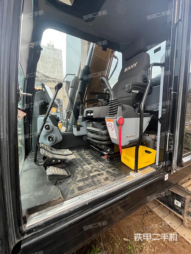 驾驶室整体（整机外观）