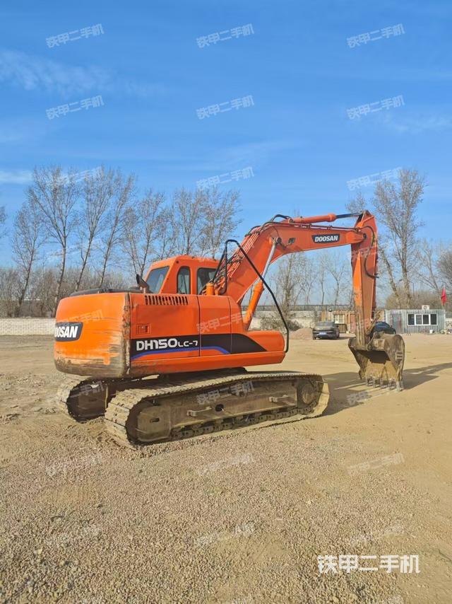 整機(jī)右后45°(整機(jī)外觀) 整機(jī)右后45°(整機(jī)外觀)