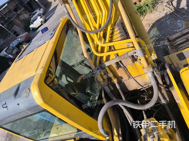 驾驶室顶部（整机外观）