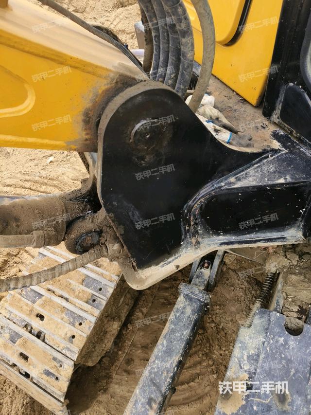 大臂根部?斜（工作和回轉(zhuǎn)裝置）