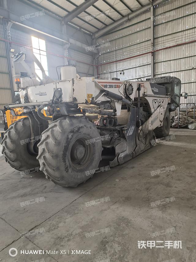 整機(jī)左側(cè)（設(shè)備外觀及核心部件）