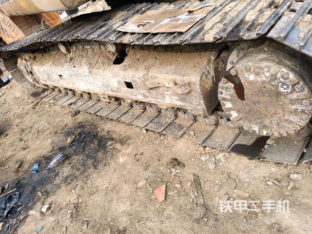 左側(cè)履帶整體?(行走機(jī)構(gòu)) 左側(cè)履帶整體?(行走機(jī)構(gòu))