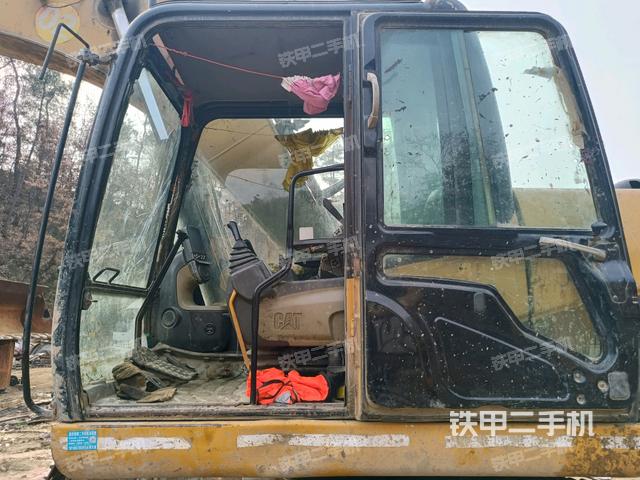 后窗玻璃角標(biāo)(駕駛室部分) 后窗玻璃角標(biāo)(駕駛室部分)