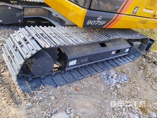 單側(cè)履帶整體（整機(jī)外觀）