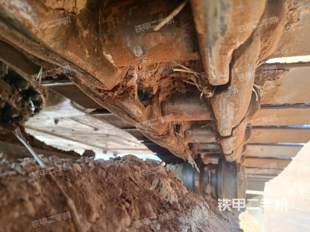 左側(cè)行走馬達蓋板（行走機構(gòu)）