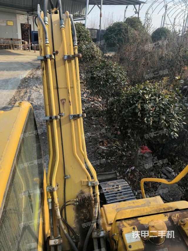 大臂背部俯視（工作和回轉(zhuǎn)裝置）