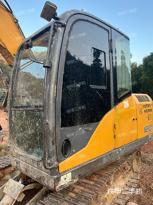 驾驶室整体（整机外观）