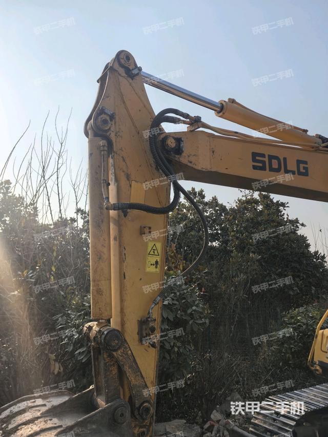 小臂整體左后（工作和回轉(zhuǎn)裝置）