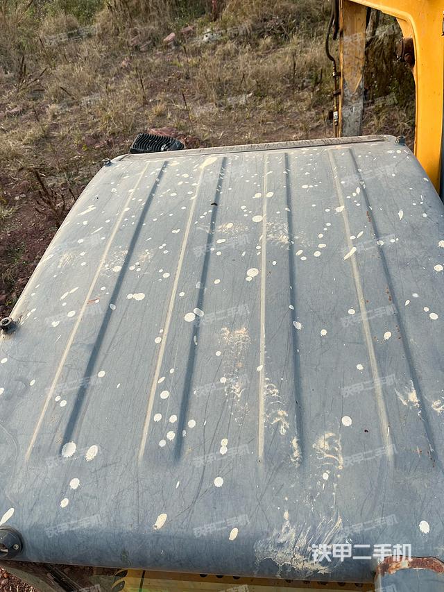 驾驶室顶部（整机外观）