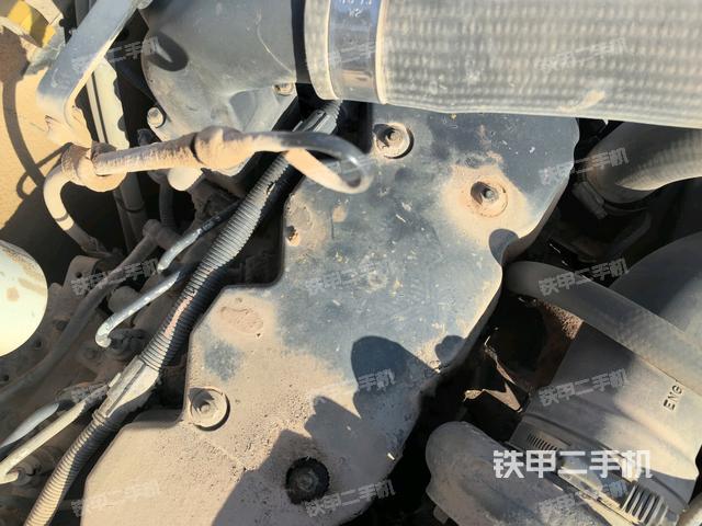 氣門(mén)室蓋螺絲特寫(xiě)（上車(chē)部件）