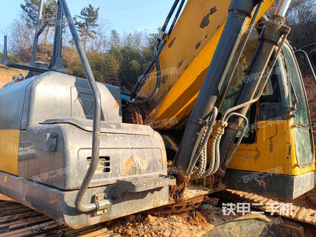 大臂根部?斜視（工作和回轉(zhuǎn)裝置）