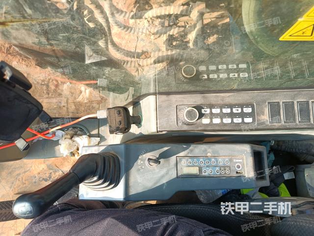 座椅右側(cè)控制臺/鑰匙門/油門/含右手柄（駕駛室部分）