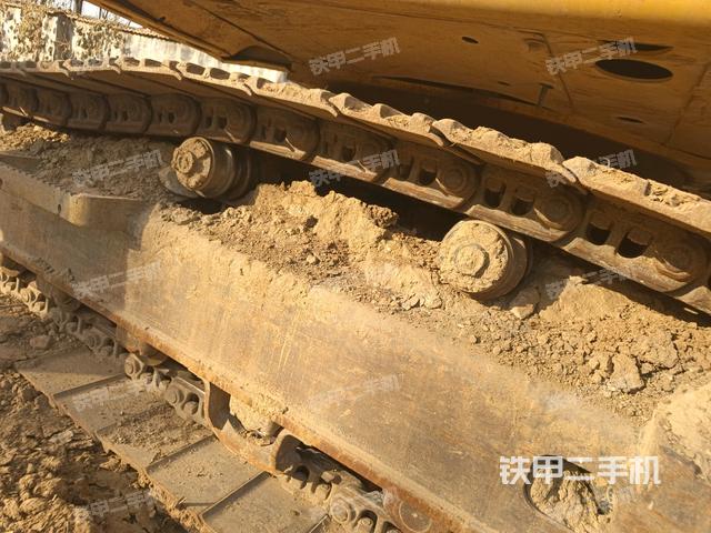 右側(cè)履帶整體（行走機構(gòu)）