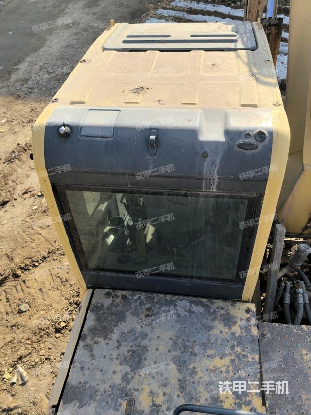 駕駛室頂部俯視（上車(chē)部件）