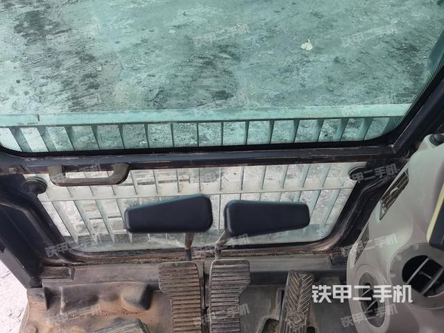 座椅左側(cè)控制臺/音響/含左手柄（駕駛室部分）