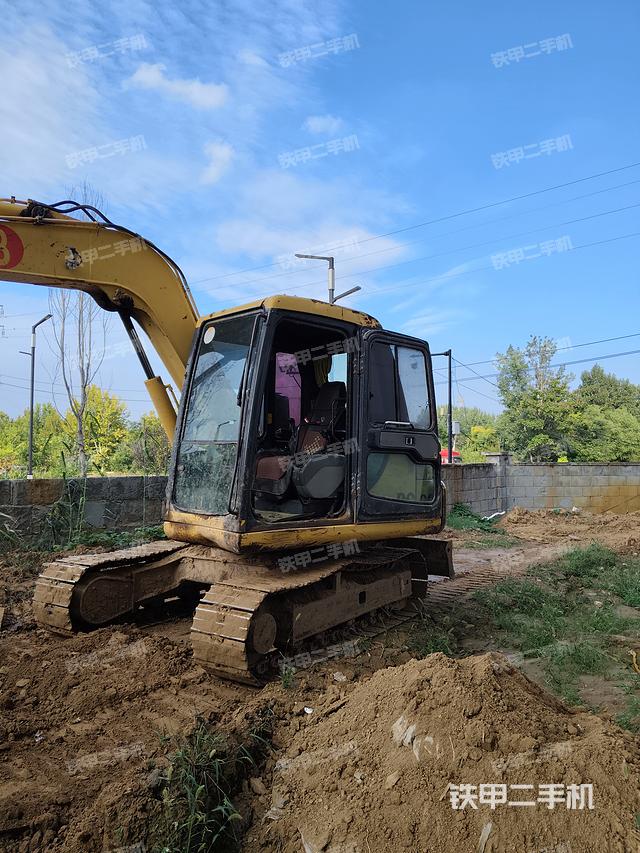 驾驶室顶部（整机外观）