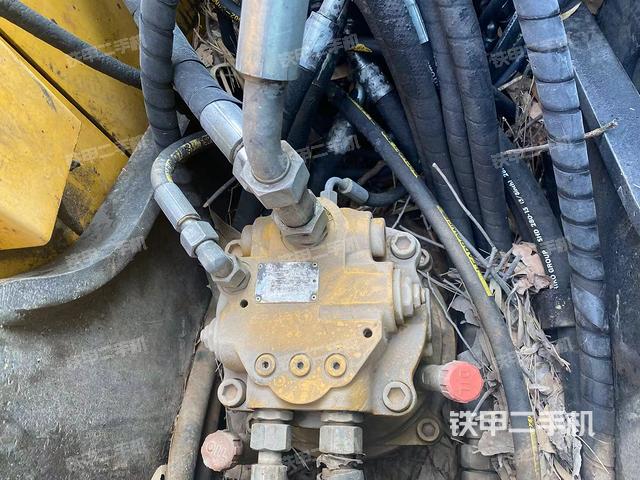 回轉(zhuǎn)馬達(dá)（上車部件）