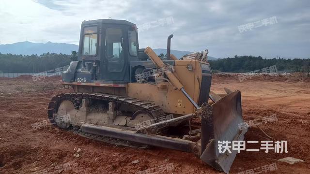 整機(jī)右后45°（設(shè)備外觀及核心部件）