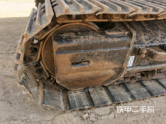 右側(cè)履帶整體(行走機(jī)構(gòu)) 右側(cè)履帶整體(行走機(jī)構(gòu))